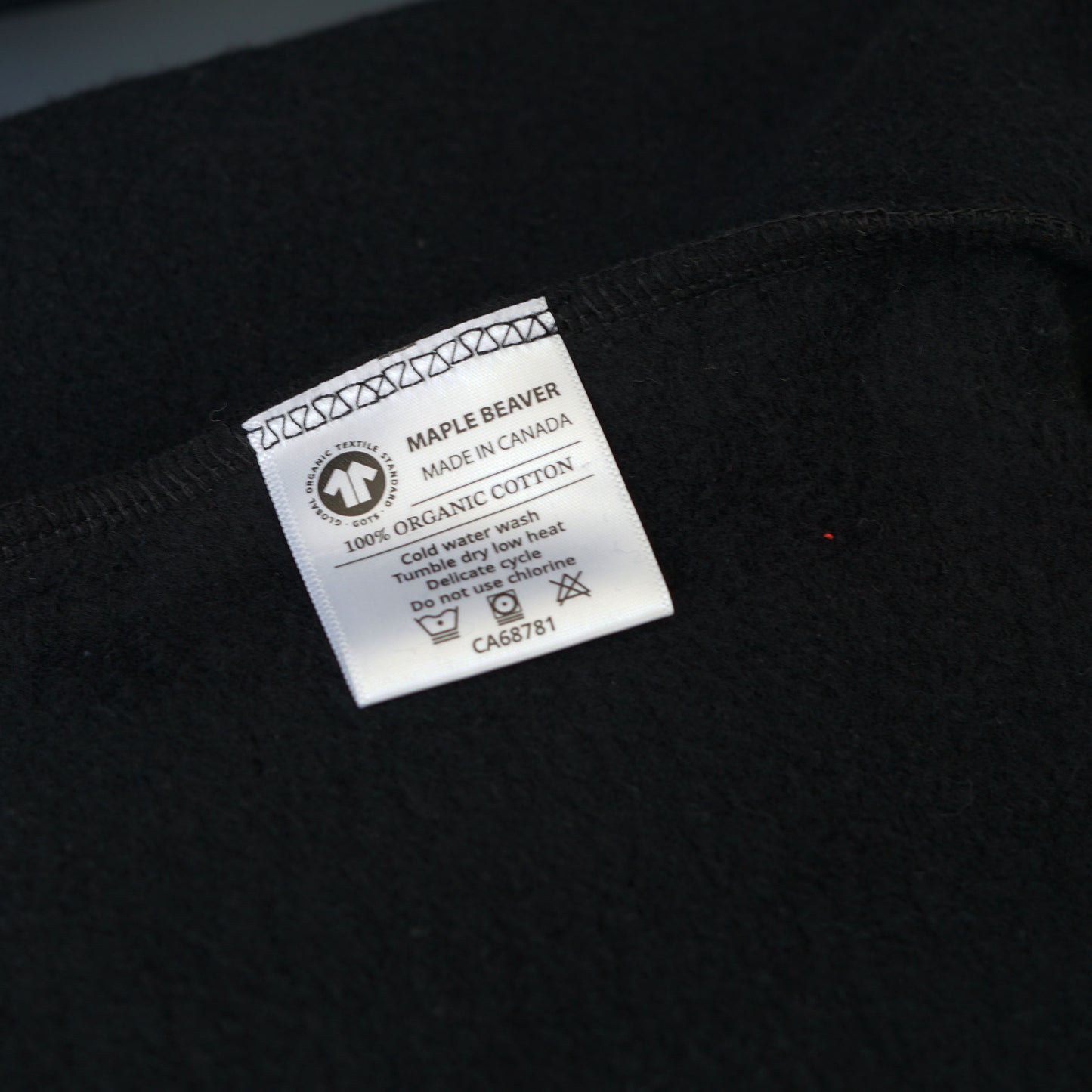 The Canadian Icons: Maple & Beaver | Organic Cotton Sweatshirt | Black